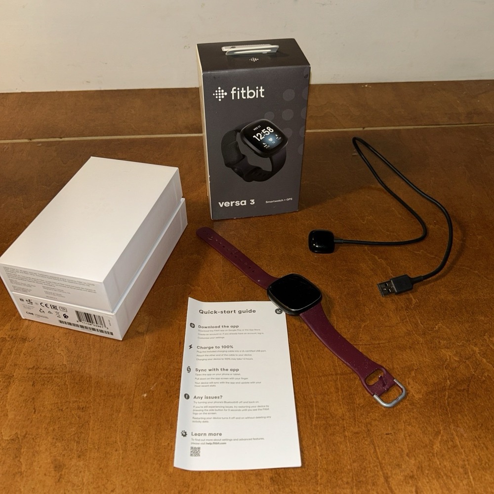 Fitbit Versa 3 Health and Fitness Smartwatch with GPS & Box E1